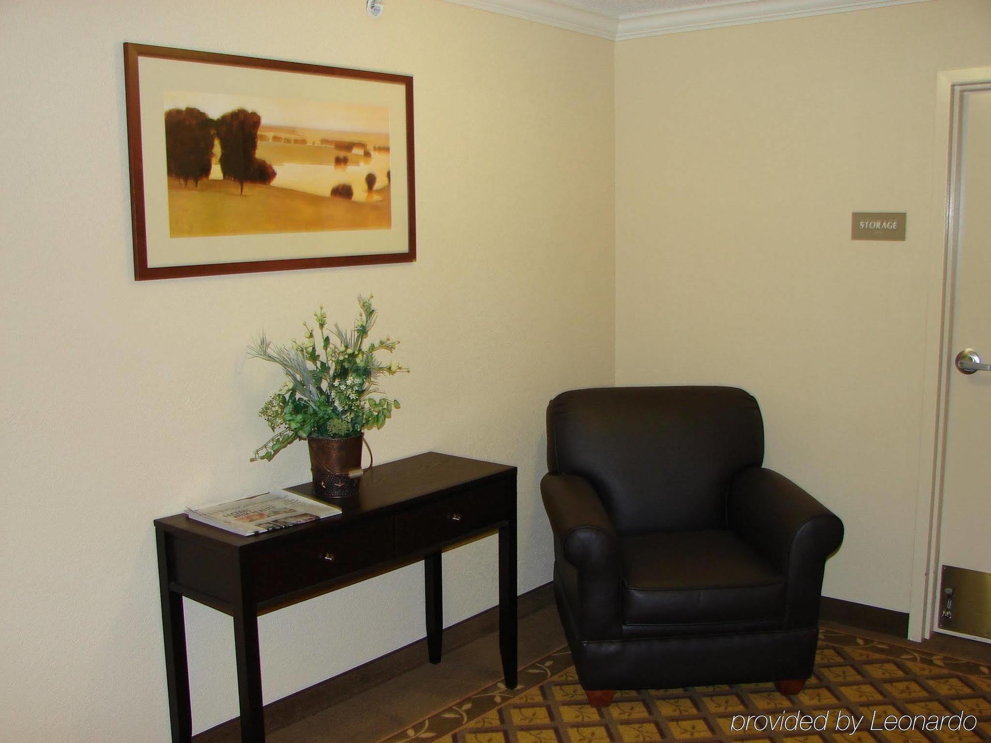Candlewood Suites - Topeka West By Ihg Εξωτερικό φωτογραφία