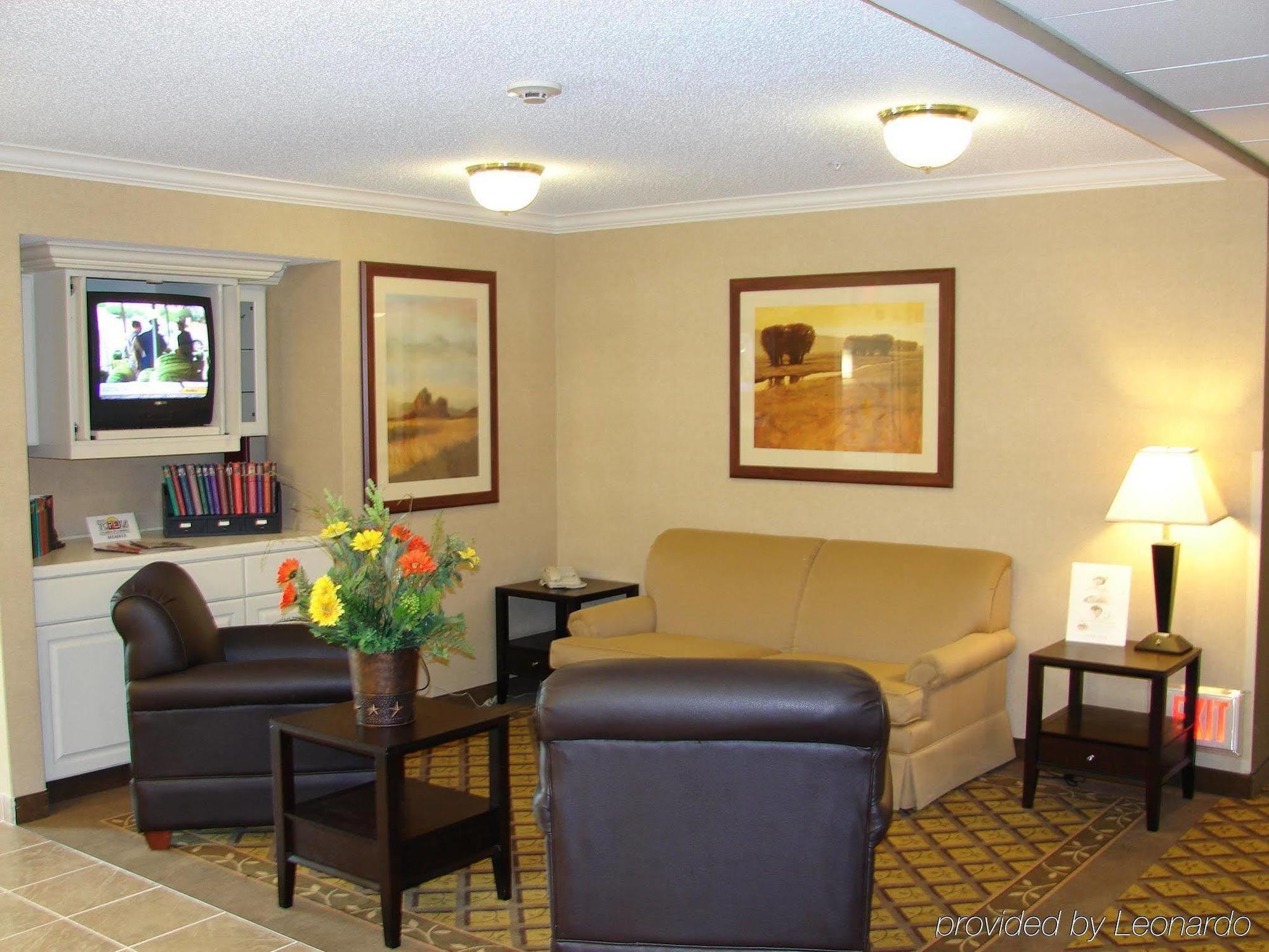 Candlewood Suites - Topeka West By Ihg Εξωτερικό φωτογραφία