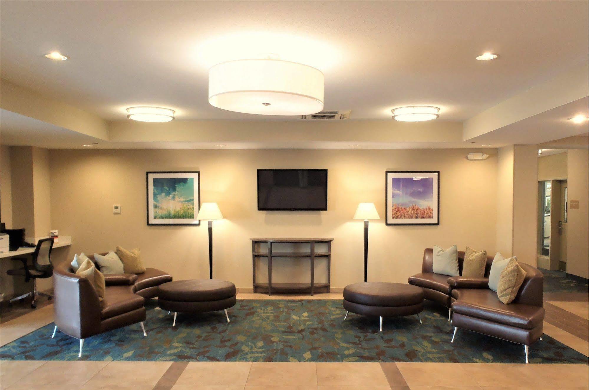 Candlewood Suites - Topeka West By Ihg Εξωτερικό φωτογραφία